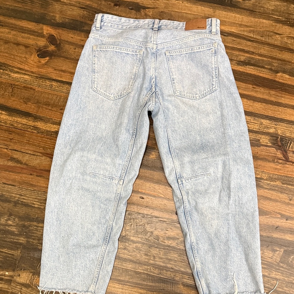 Madewell Light Blue Cropped Darted leg barrel  Jeans 27P - Picture 5 of 5